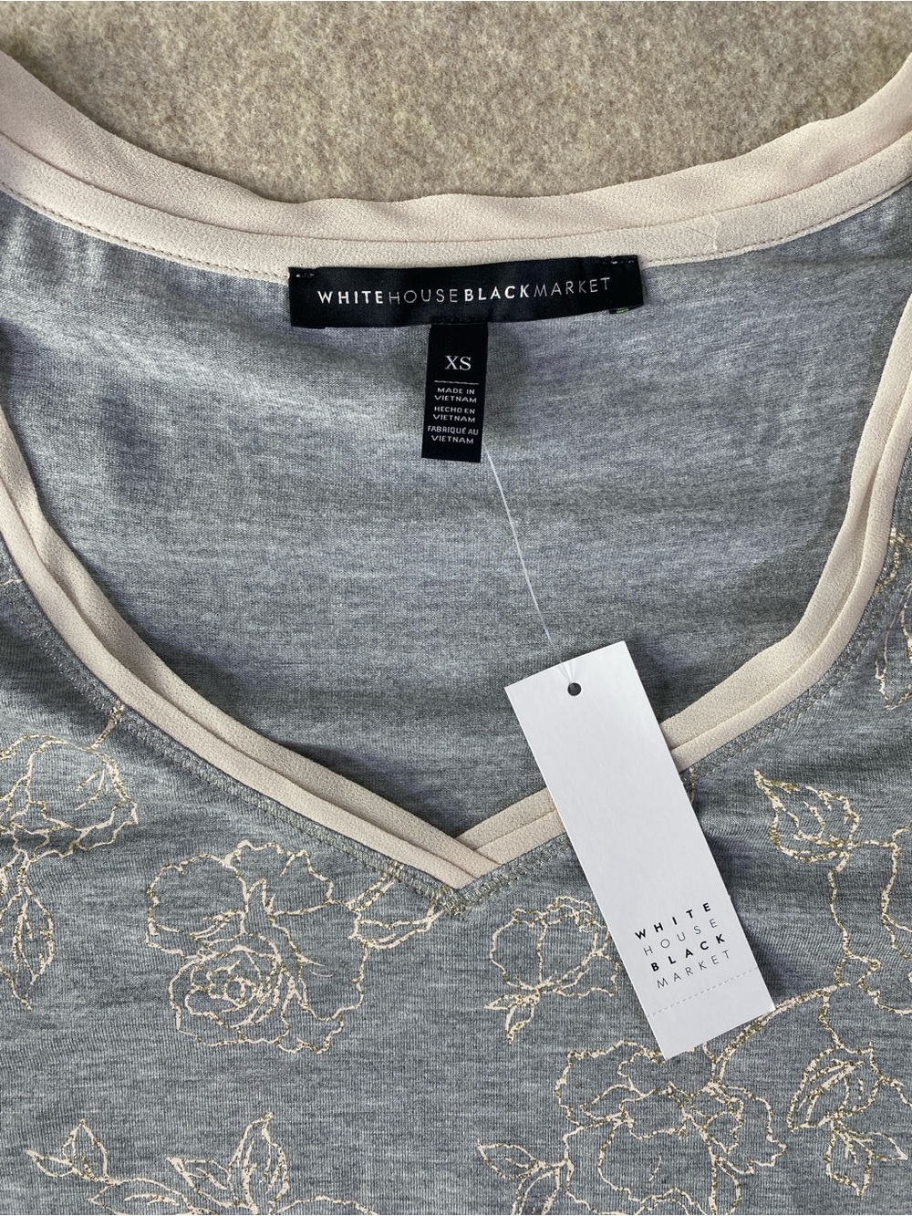WHBM NWT Glitter Floral Layered V Neck Tee Gray XS - Picture 4 of 11